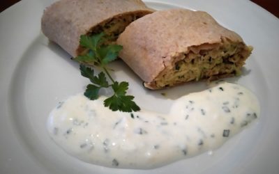 Topfen-Zucchini-Strudel mit Bärlauchsauce